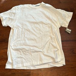 White short sleeve tee shirt